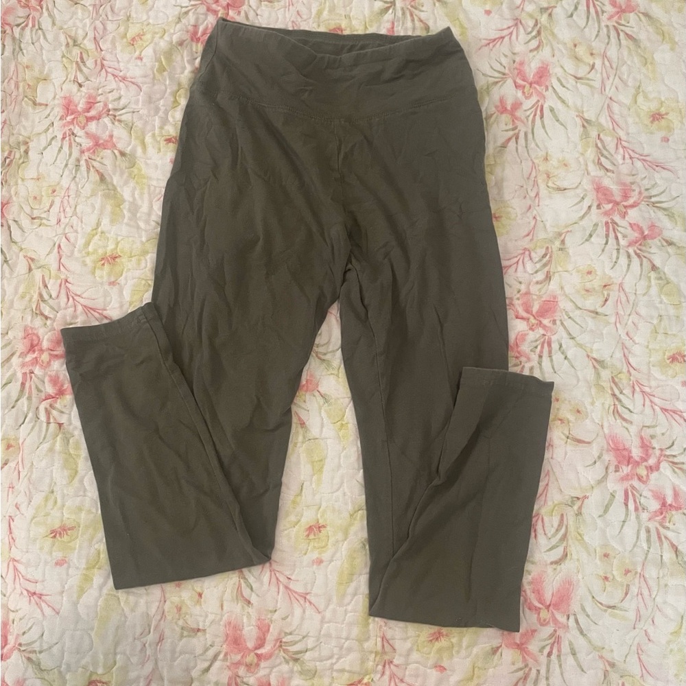 WILD FABLE GREEN LEGGINGS MEDIUM
